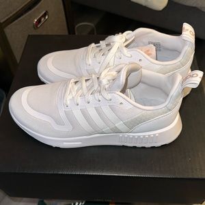 Adidas size 7.5